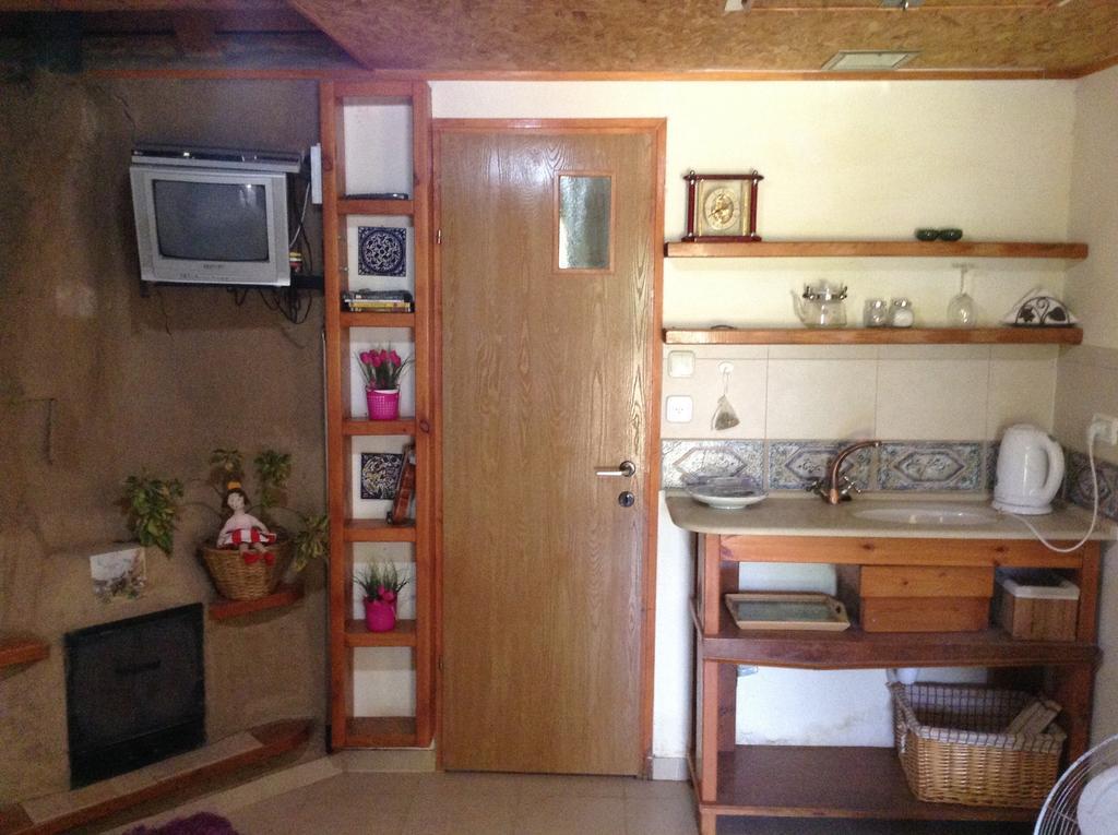 Dutch Farm Israel Bed and Breakfast Sede Zevi Exterior foto